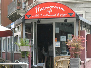 Harmonium Cafe